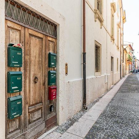 Domus Verona - Residenza Merici Bagian luar foto
