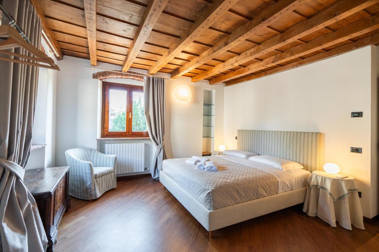 Domus Verona - Residenza Merici Bagian luar foto