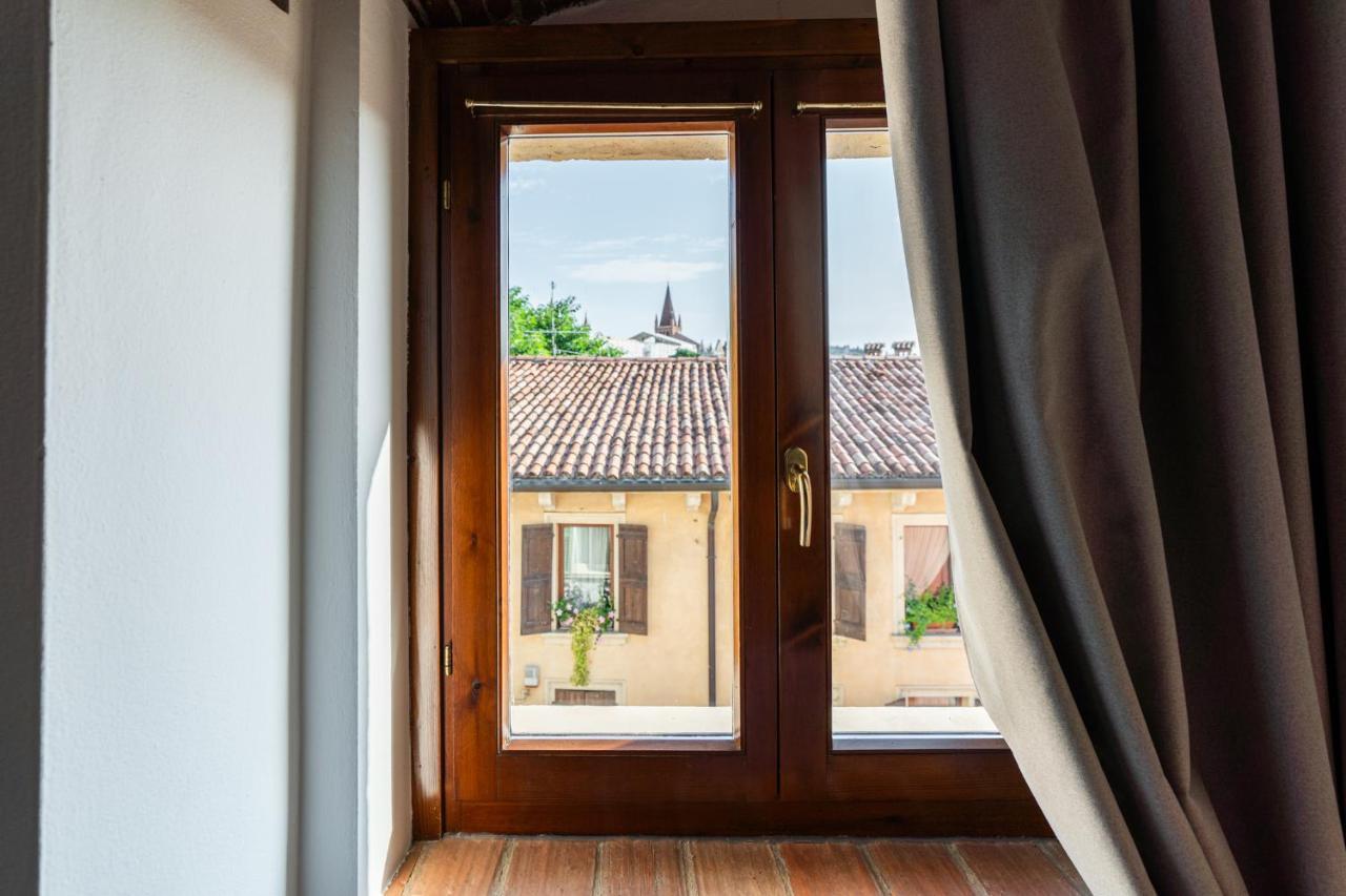 Domus Verona - Residenza Merici Bagian luar foto