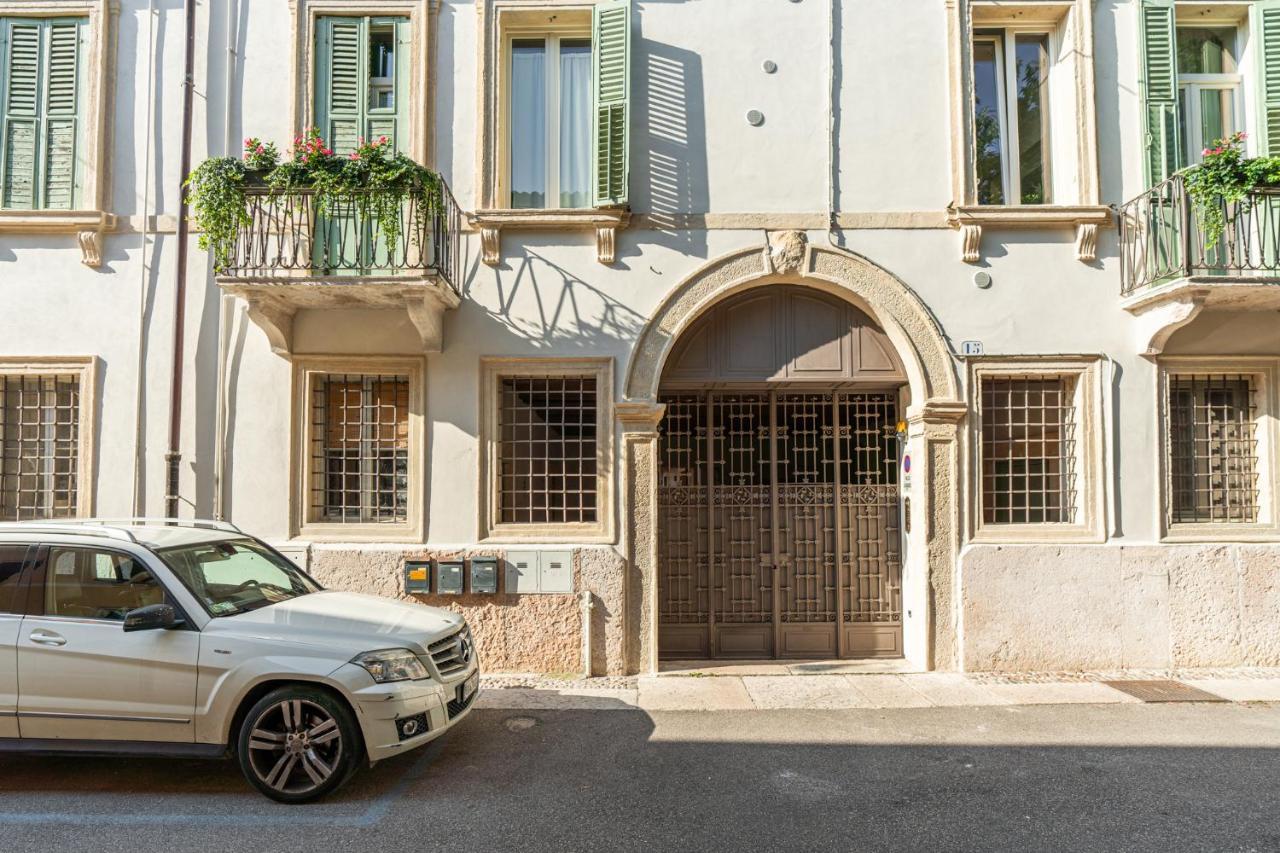 Domus Verona - Residenza Merici Bagian luar foto