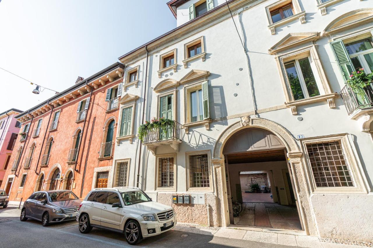 Domus Verona - Residenza Merici Bagian luar foto