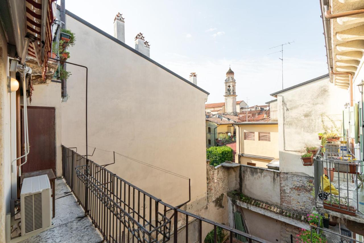 Domus Verona - Residenza Merici Bagian luar foto