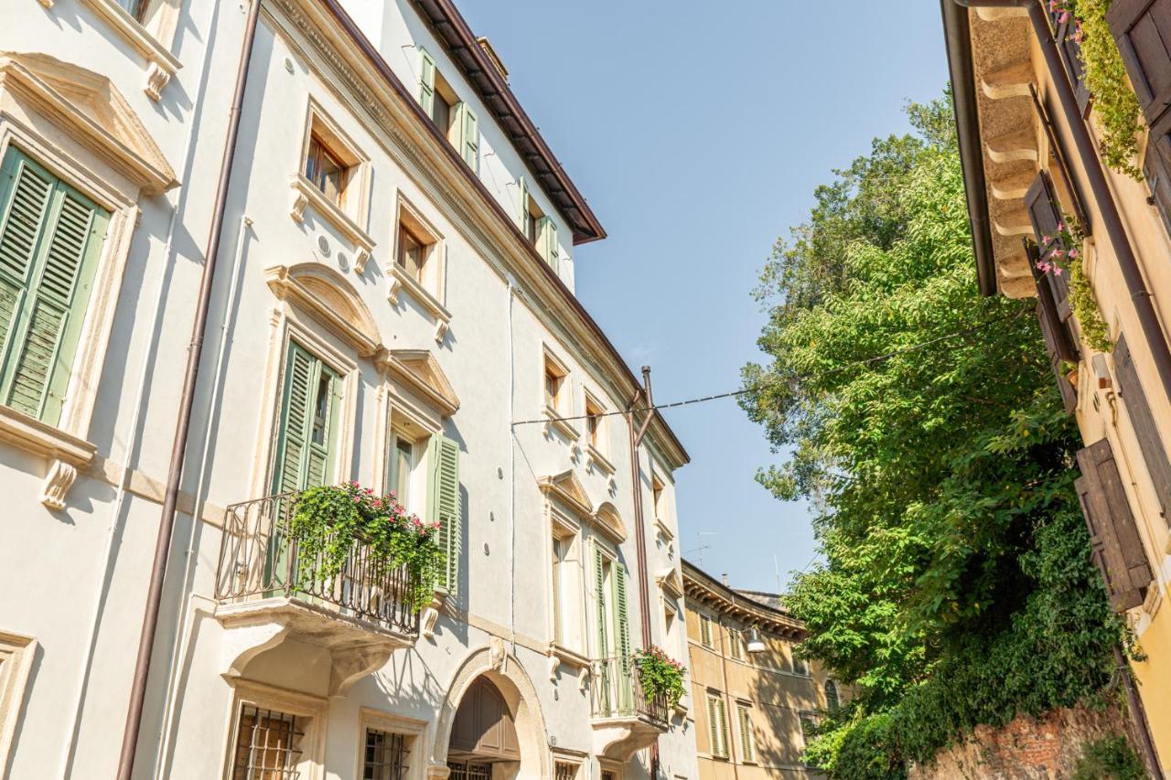 Domus Verona - Residenza Merici Bagian luar foto